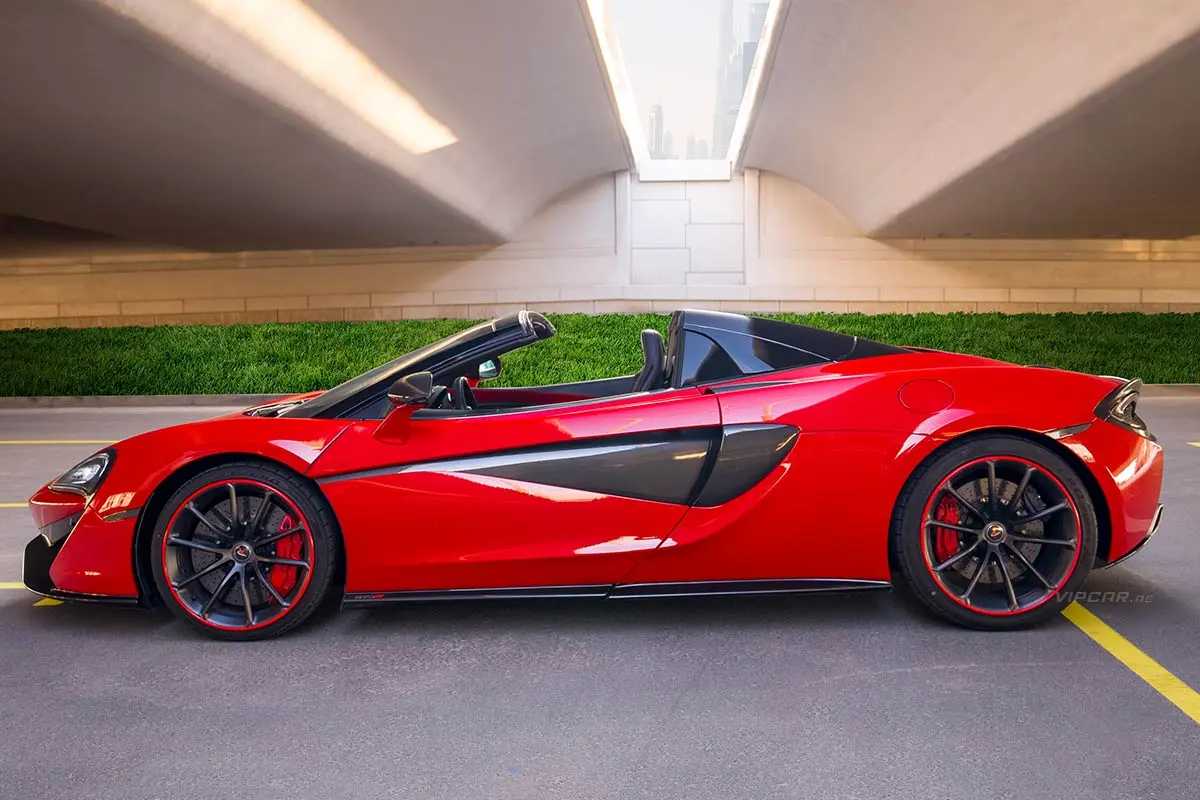 McLaren-570s-Red-Side