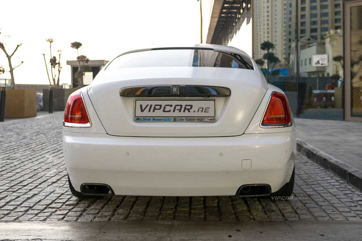 Rolls-Royce-Wraith-White-Back