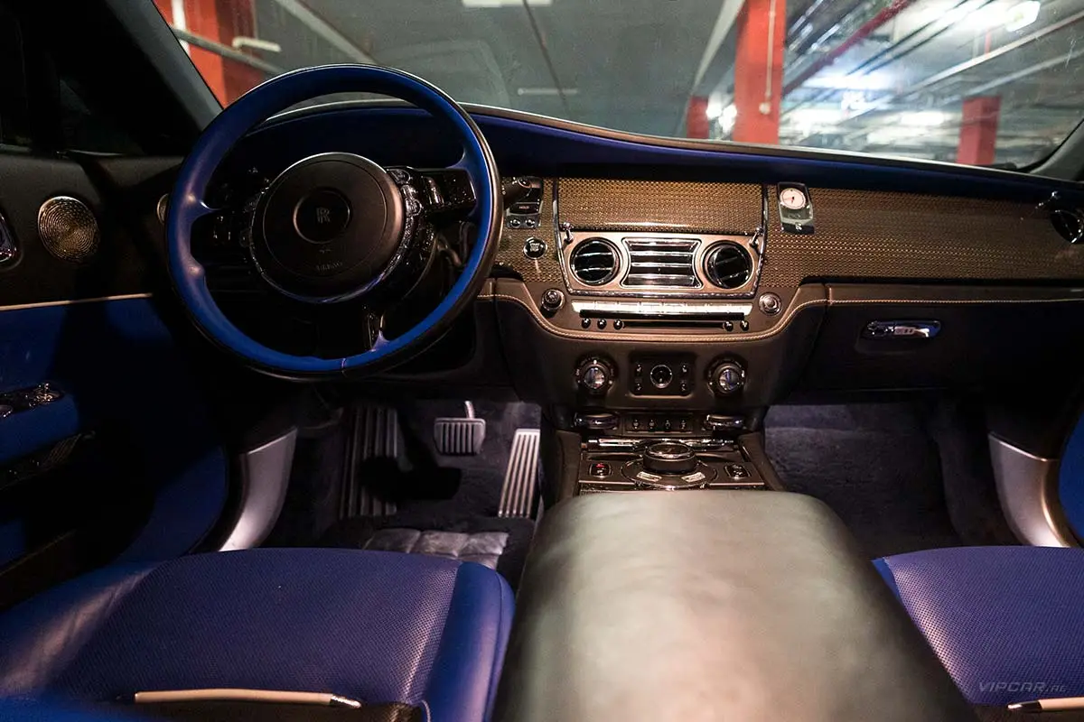 Rolls-Royce-Wraith-White-Interior