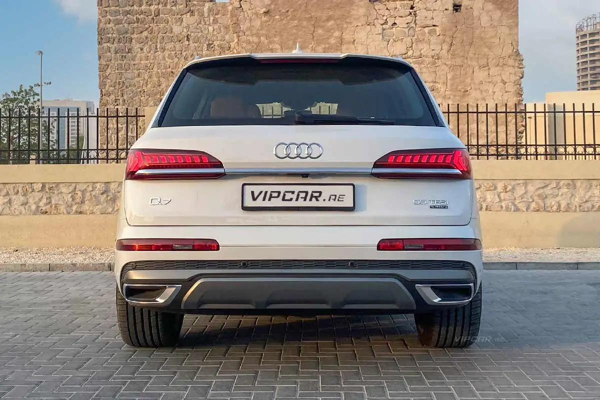 Audi-Q7-White-Back