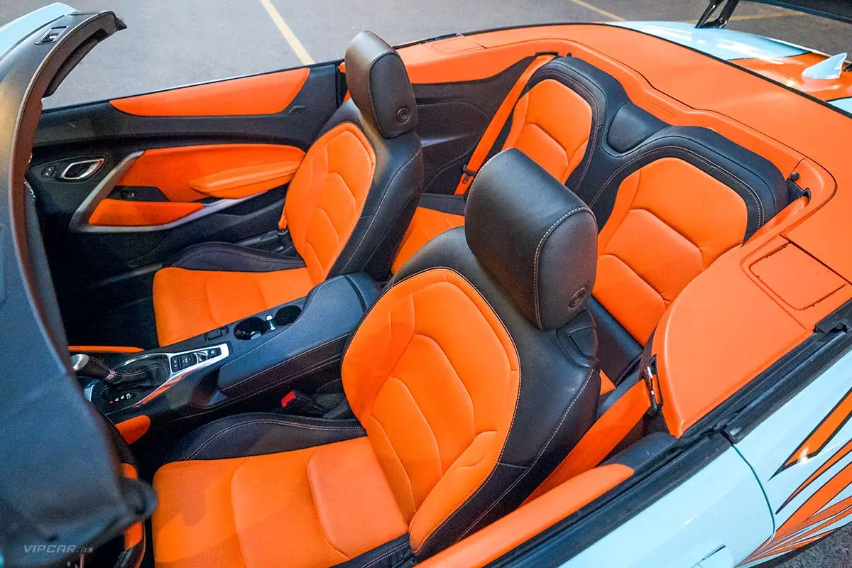 Chevrolet-Camaro-Blue-Orange-Portable-Interior