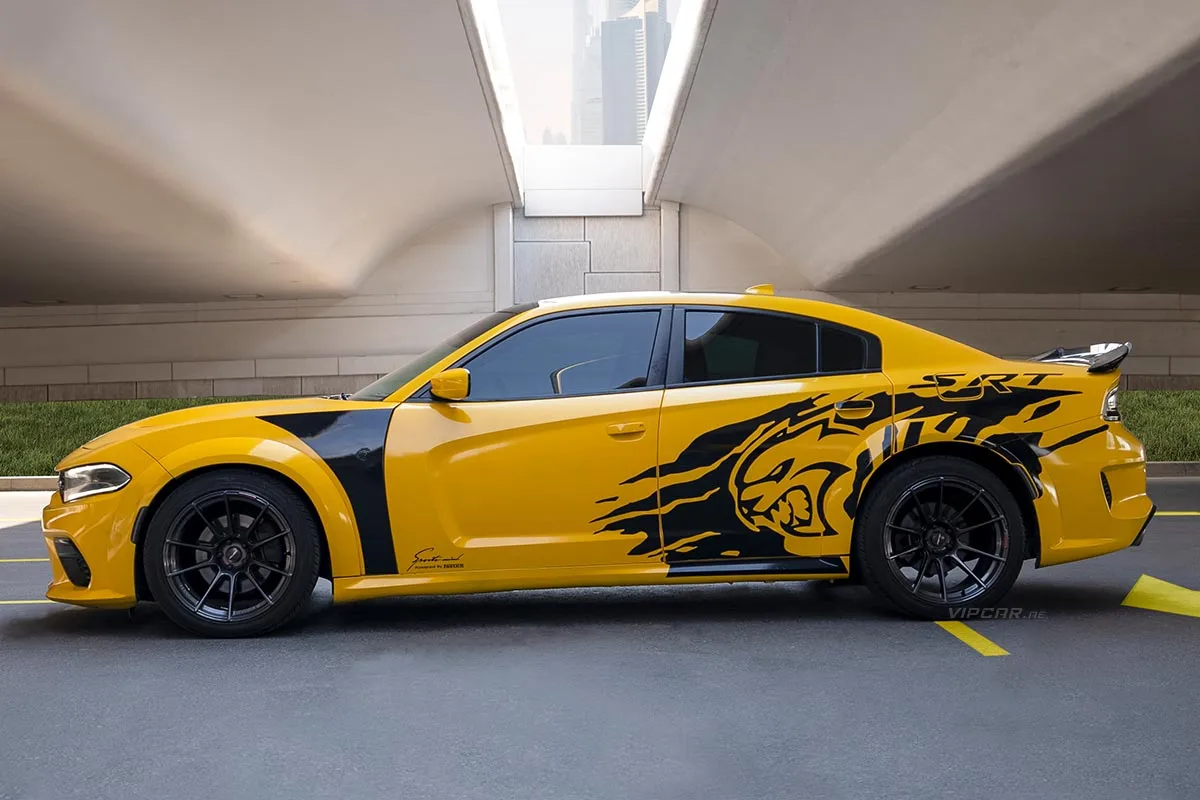 Dodge-Charger-SRT-Yellow-Side
