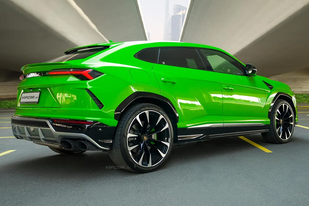 Lamborghini-Urus-Green-Back-Side