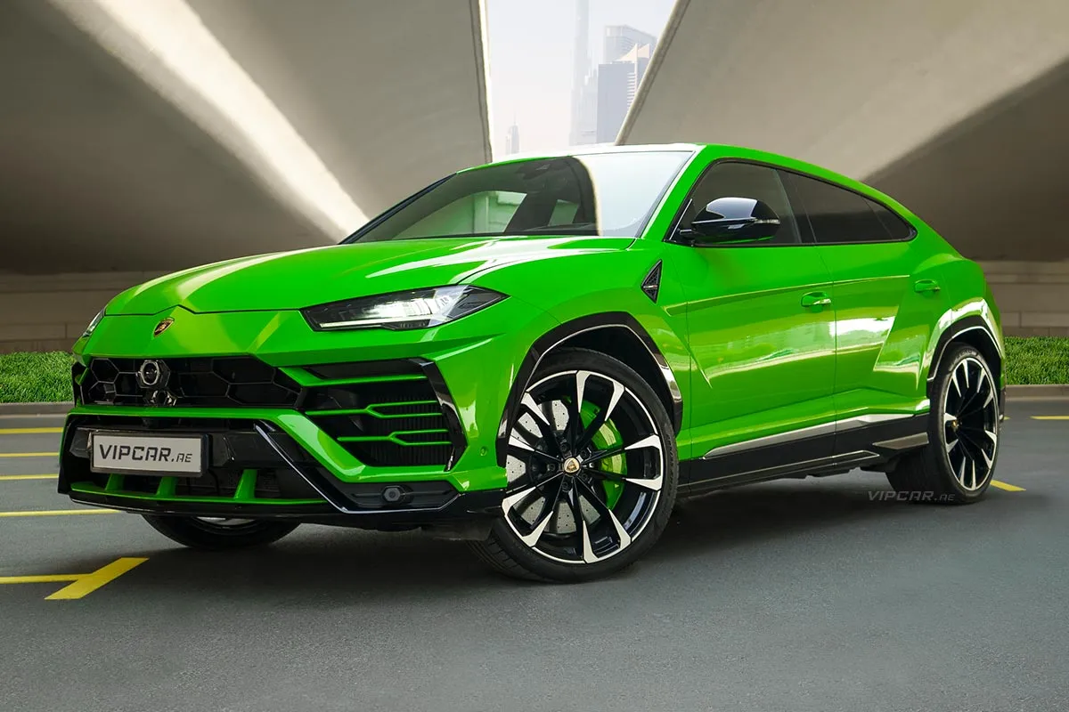 Lamborghini-Urus-Green-Front-Side