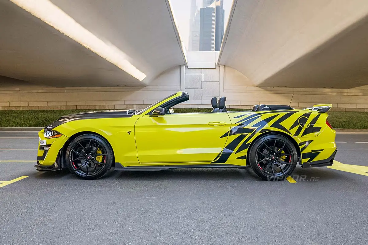 Ford-Mustang-Yellow-Side