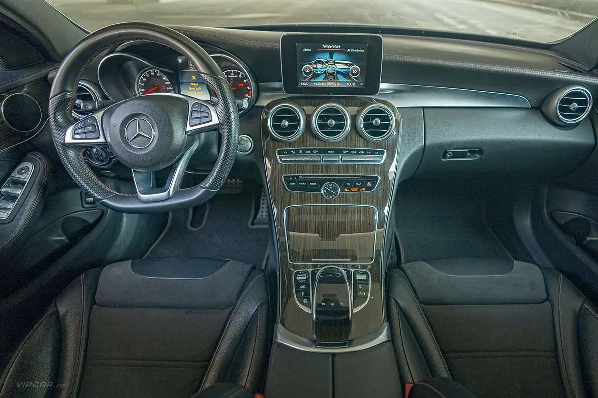 Mercedes-Benz-C63-Black-Interior