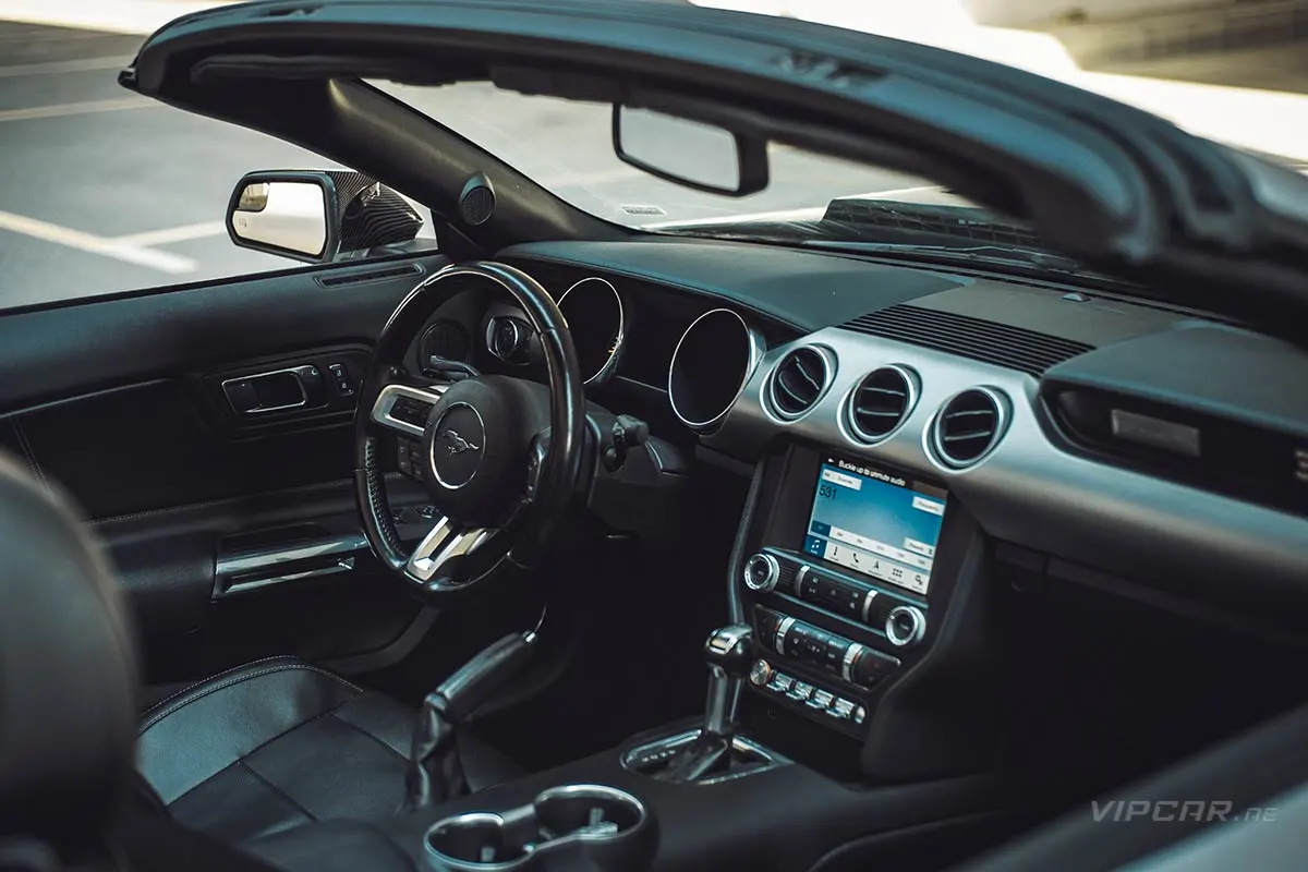 Ford-Mustang-Silver-Interior