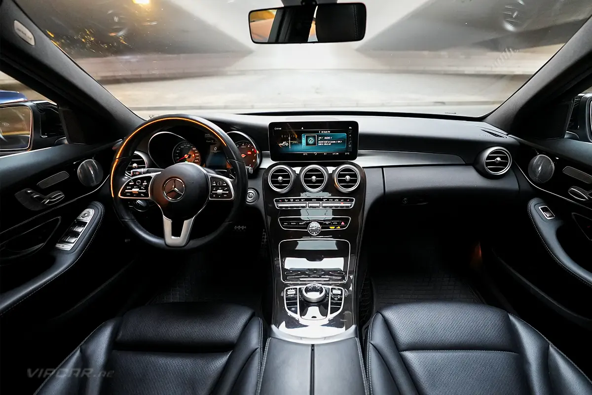 Mercedes C300 Interior