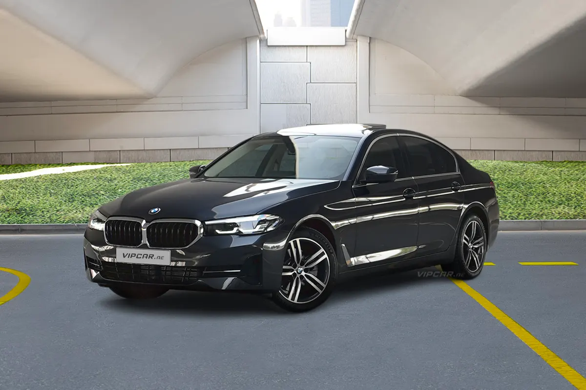 BMW 520i Exterior Front Side View