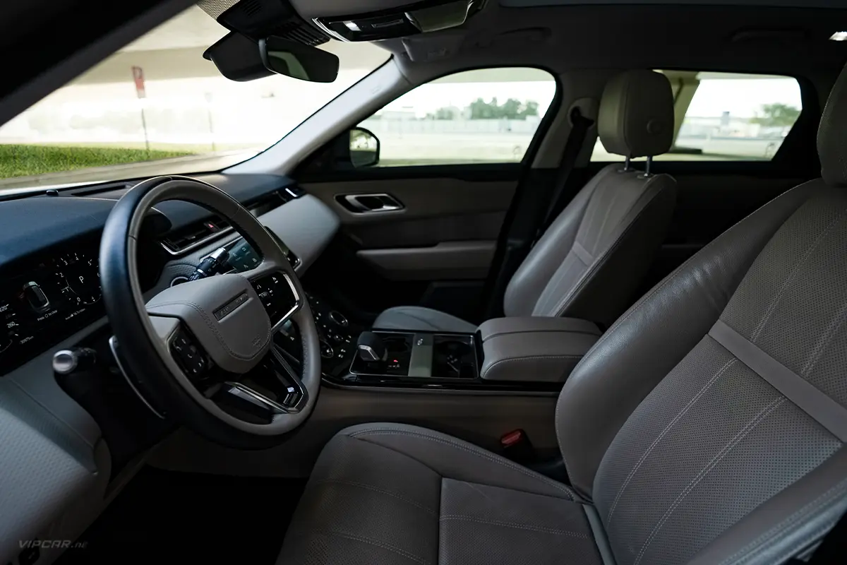 Range Rover Vogue interior front seats