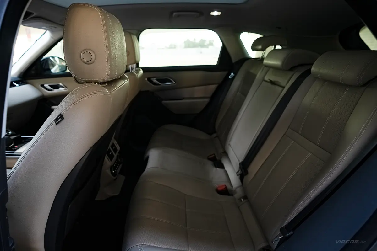 Range Rover Vogue interior back seats