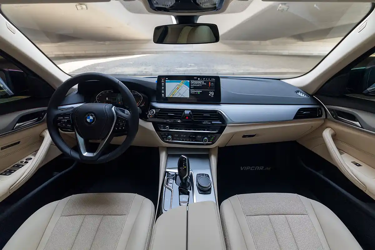 BMW 520i BLUE Interior