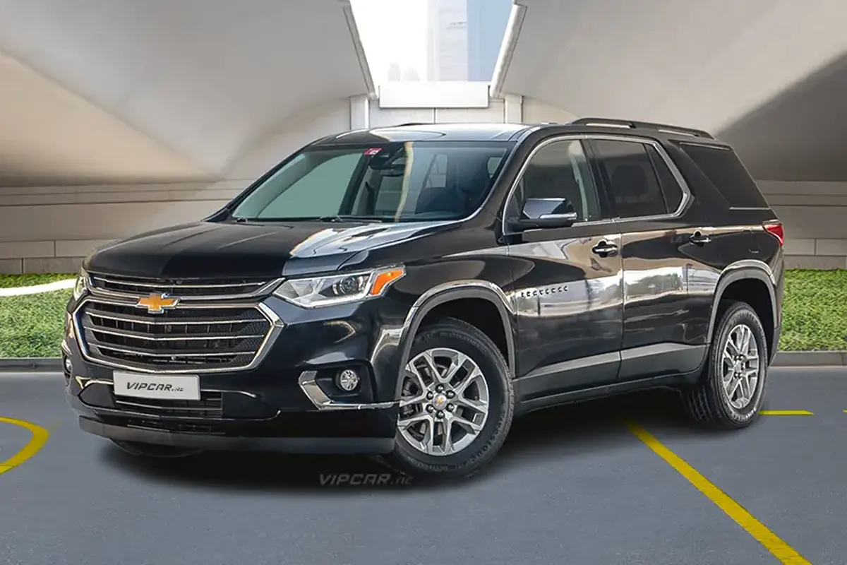 Chevrolet Traverse Black Front side View