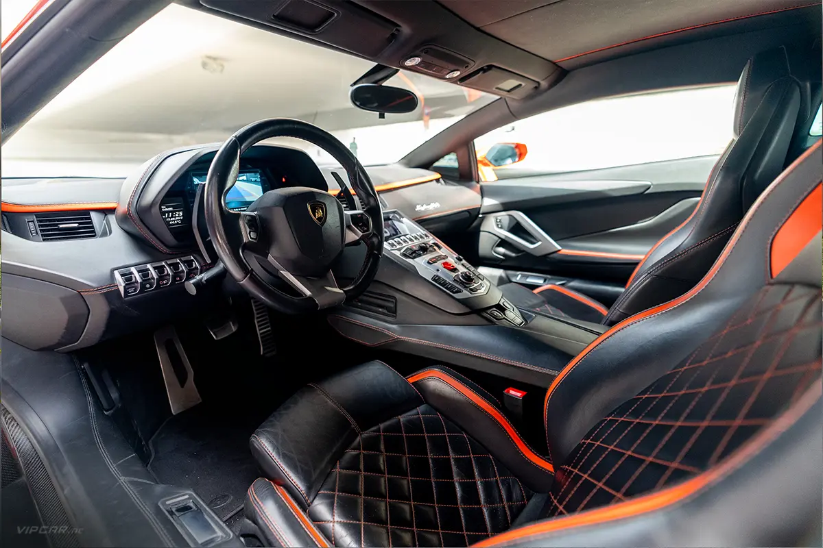 Lamborghini Aventador Interior