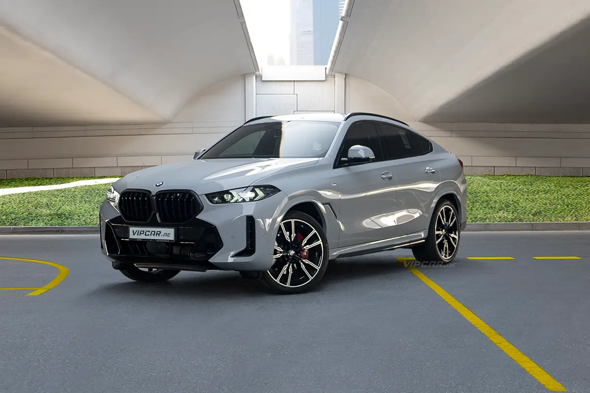 BMW X5 M40i Front Side View