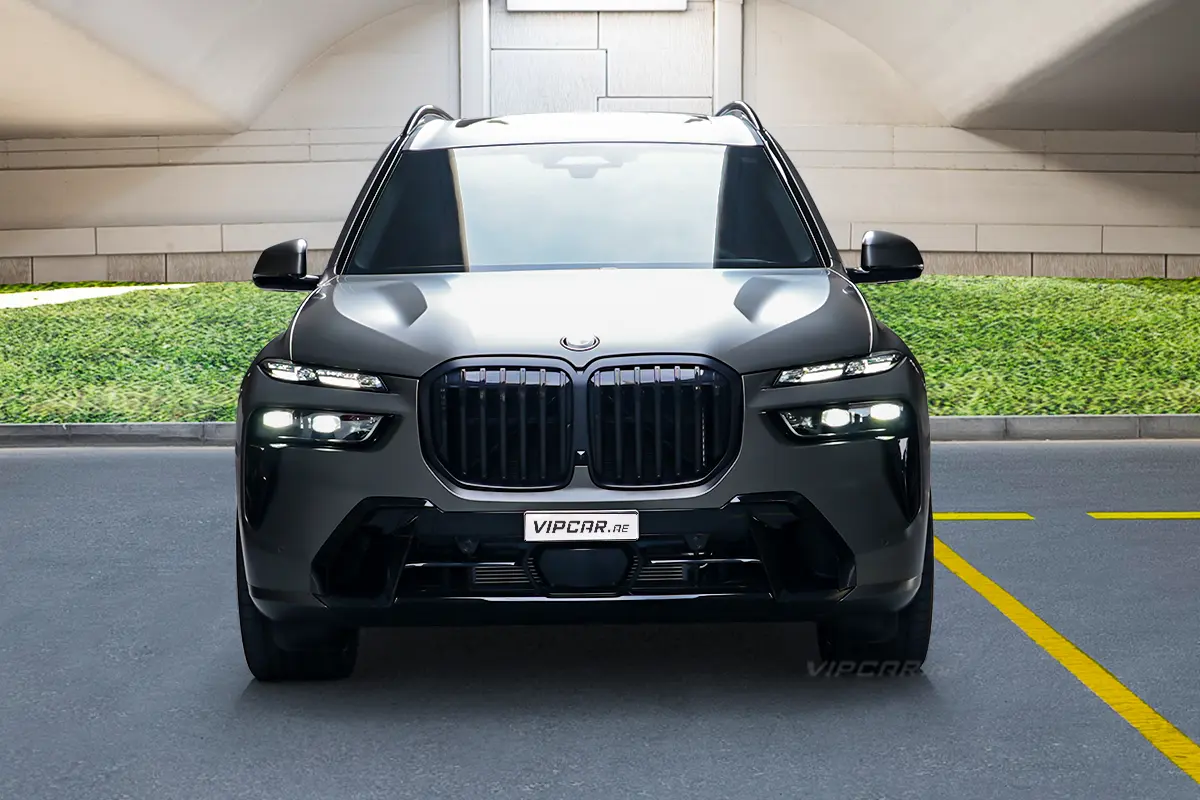 BMW X7 Front View