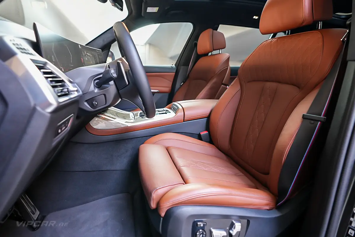 BMW X7 Interior Front Seats