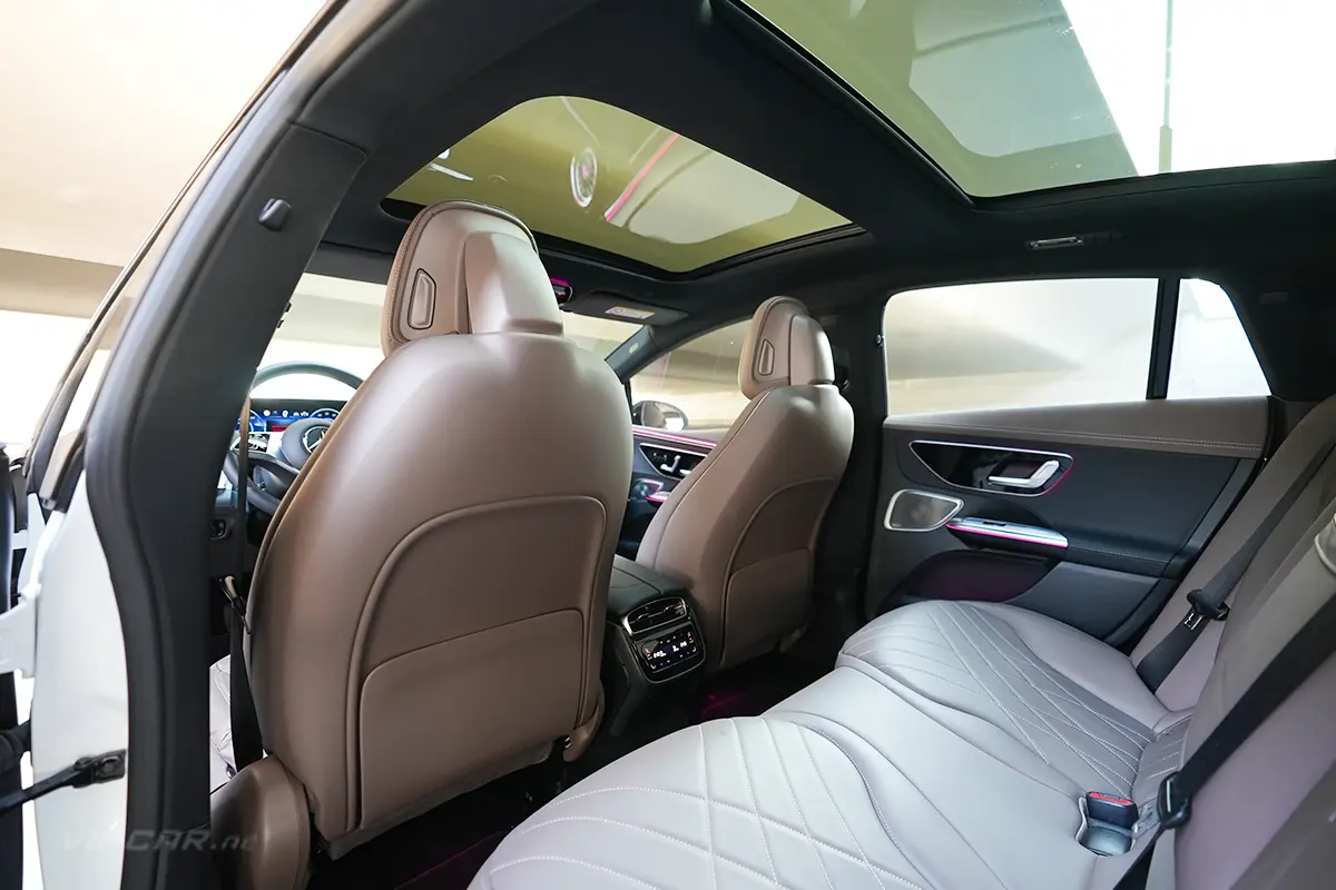 Mercedes-Benz EQE 350 Interior Back Seats